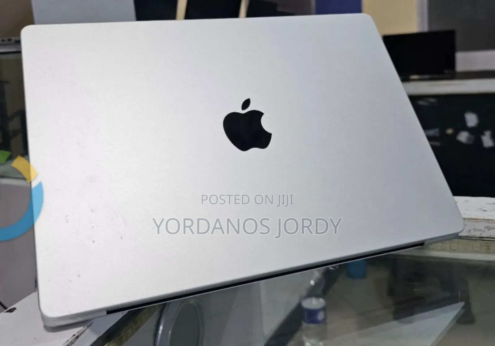 New Laptop Apple MacBook Pro 8GB Apple M3 SSD 512GB