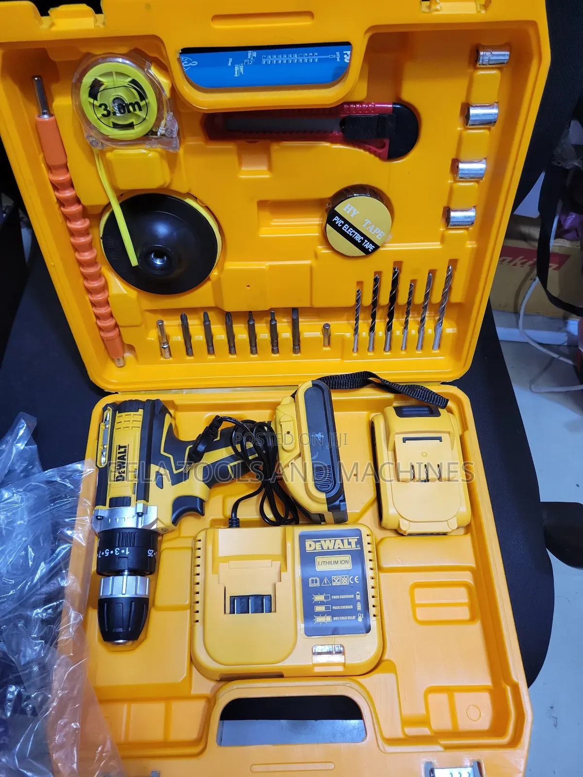 Dewalt Cordless Drill Chargeable Drill With Full Accessories 21v