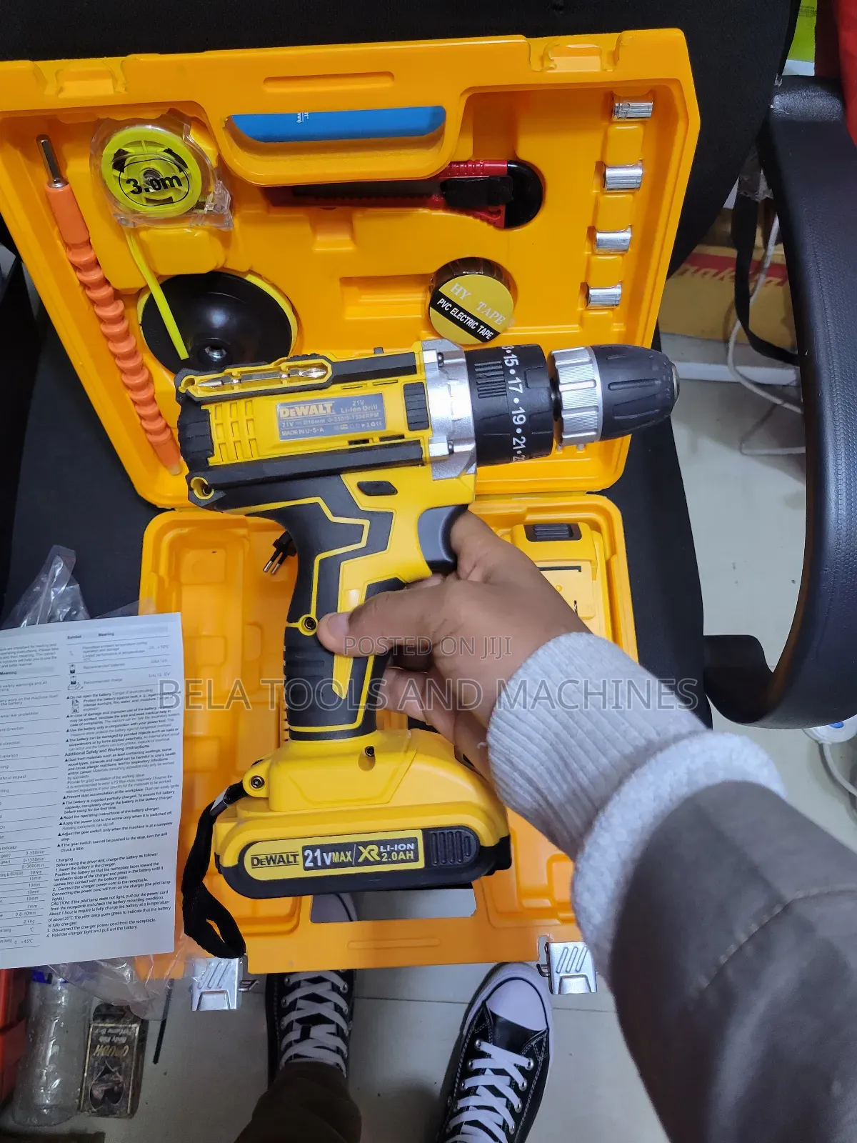 Dewalt Cordless Drill Chargeable Drill With Full Accessories 21v