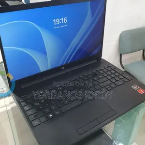 New Laptop HP 8GB AMD Ryzen 5 SSD 256GB