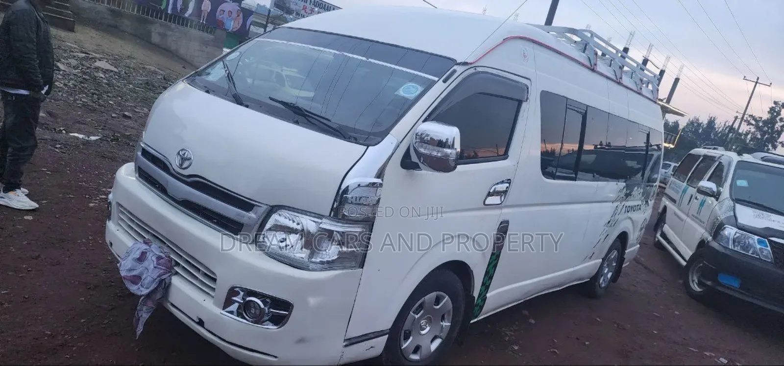 Toyota HiAce 2011 White