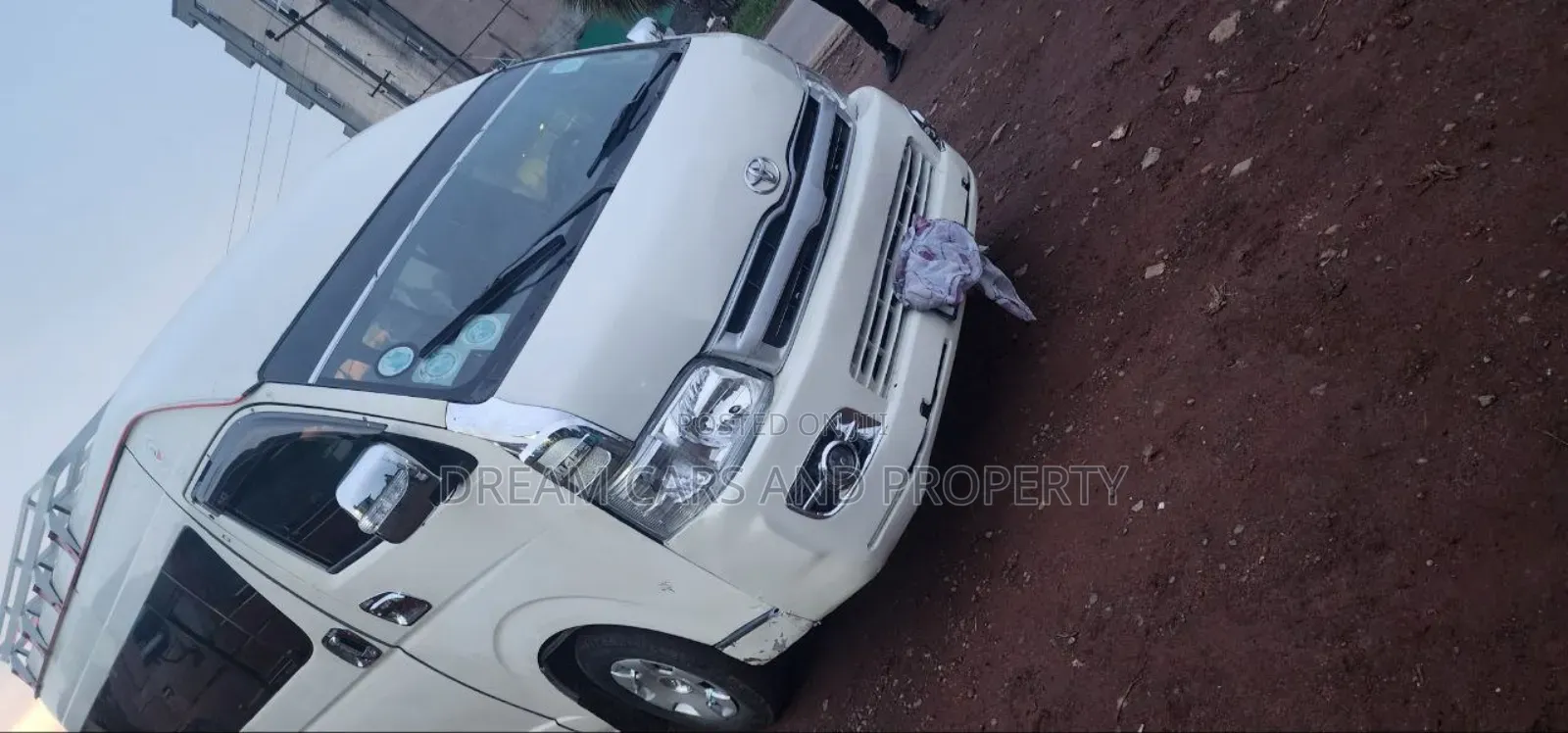 Toyota HiAce 2011 White