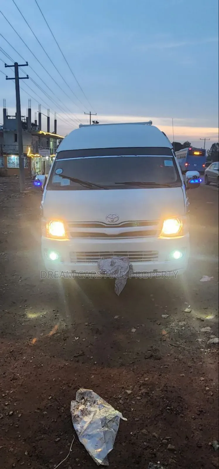 Toyota HiAce 2011 White