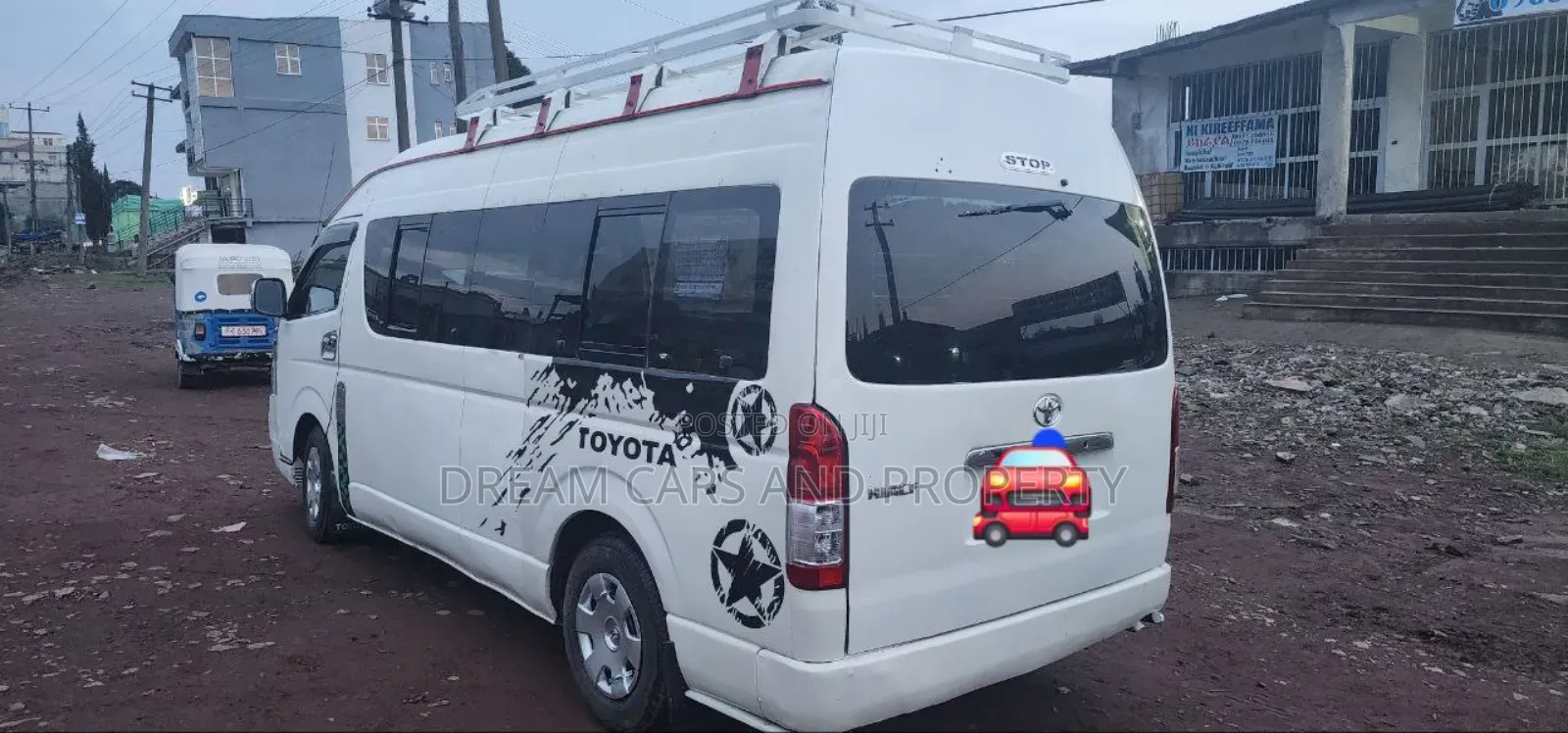 Toyota HiAce 2011 White