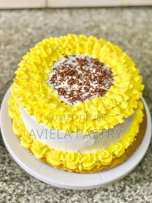 Custom Cake/Birthday /Baby Shower/Graduation Cake