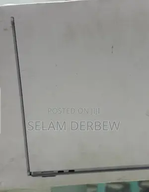 New Laptop Apple MacBook Air 2024 M3 13-Inch 16GB Apple M4 SSD 256GB