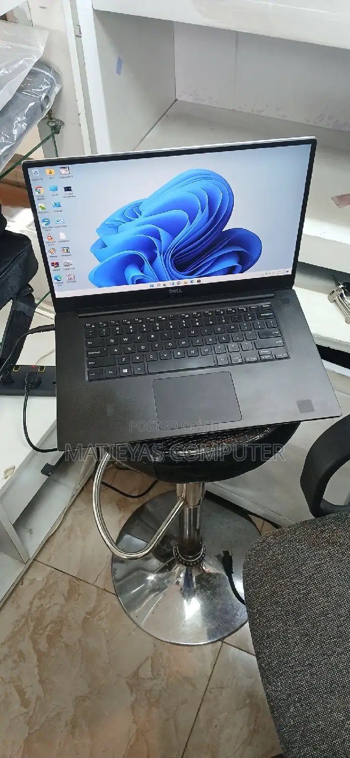 New Laptop Dell Precision 15 5540 16GB Intel Core i7 SSD 512GB