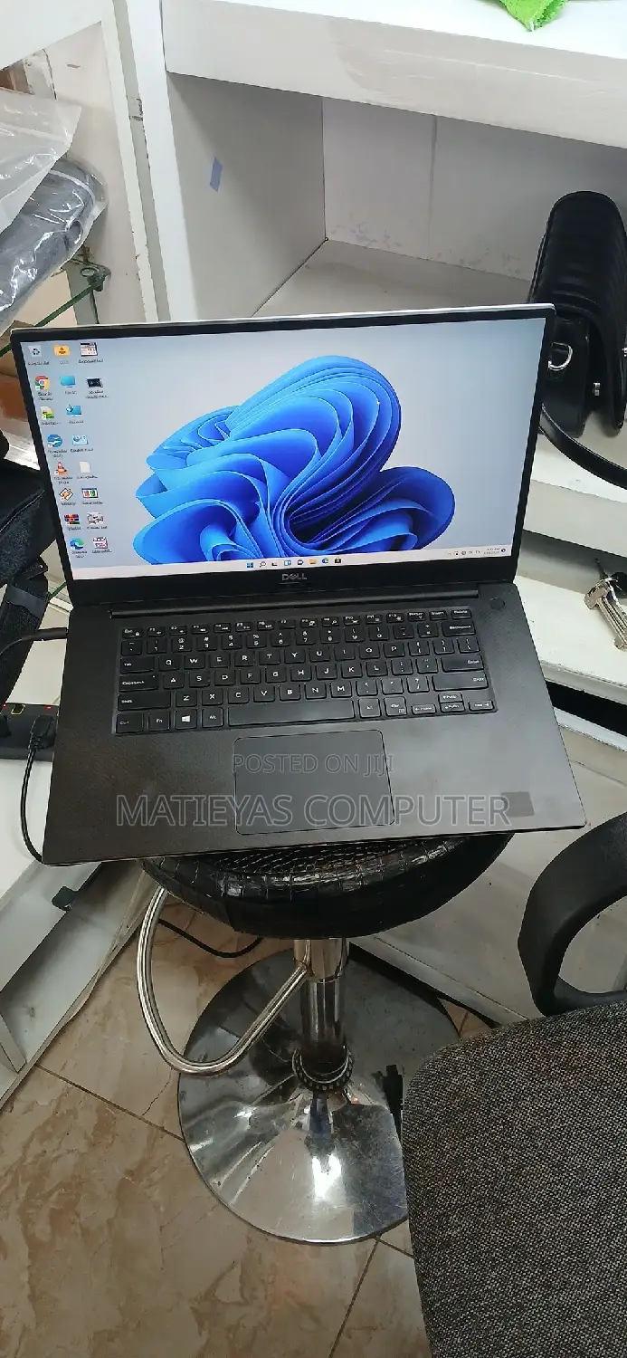 New Laptop Dell Precision 15 5540 16GB Intel Core i7 SSD 512GB