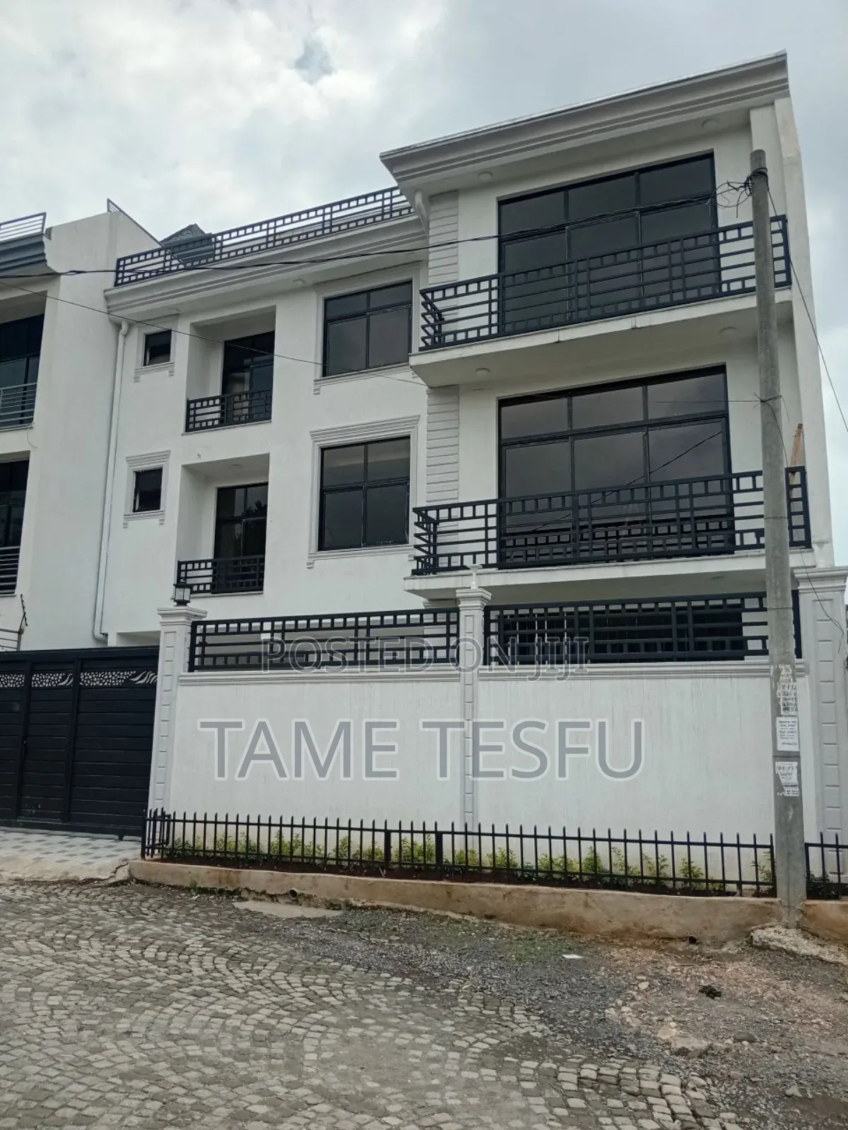 Furnished 8bdrm House in ወሰን, Yeka for sale