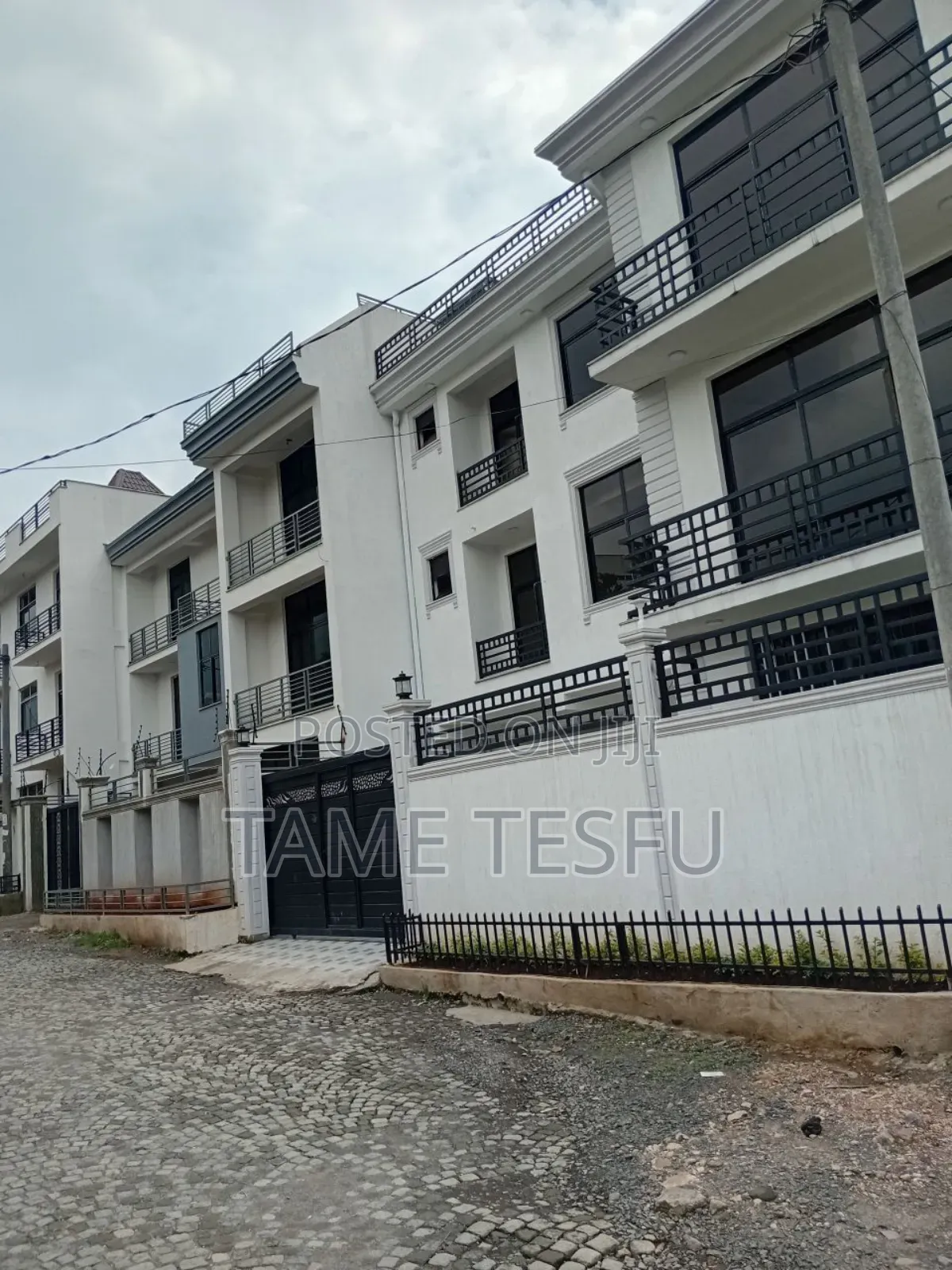 Furnished 8bdrm House in ወሰን, Yeka for sale