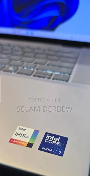 New Laptop Dell Inspiron 16 5620 16GB Intel Core Ultra 7 SSD 1T