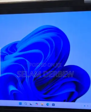 New Laptop Dell Inspiron 16 5620 16GB Intel Core Ultra 7 SSD 1T