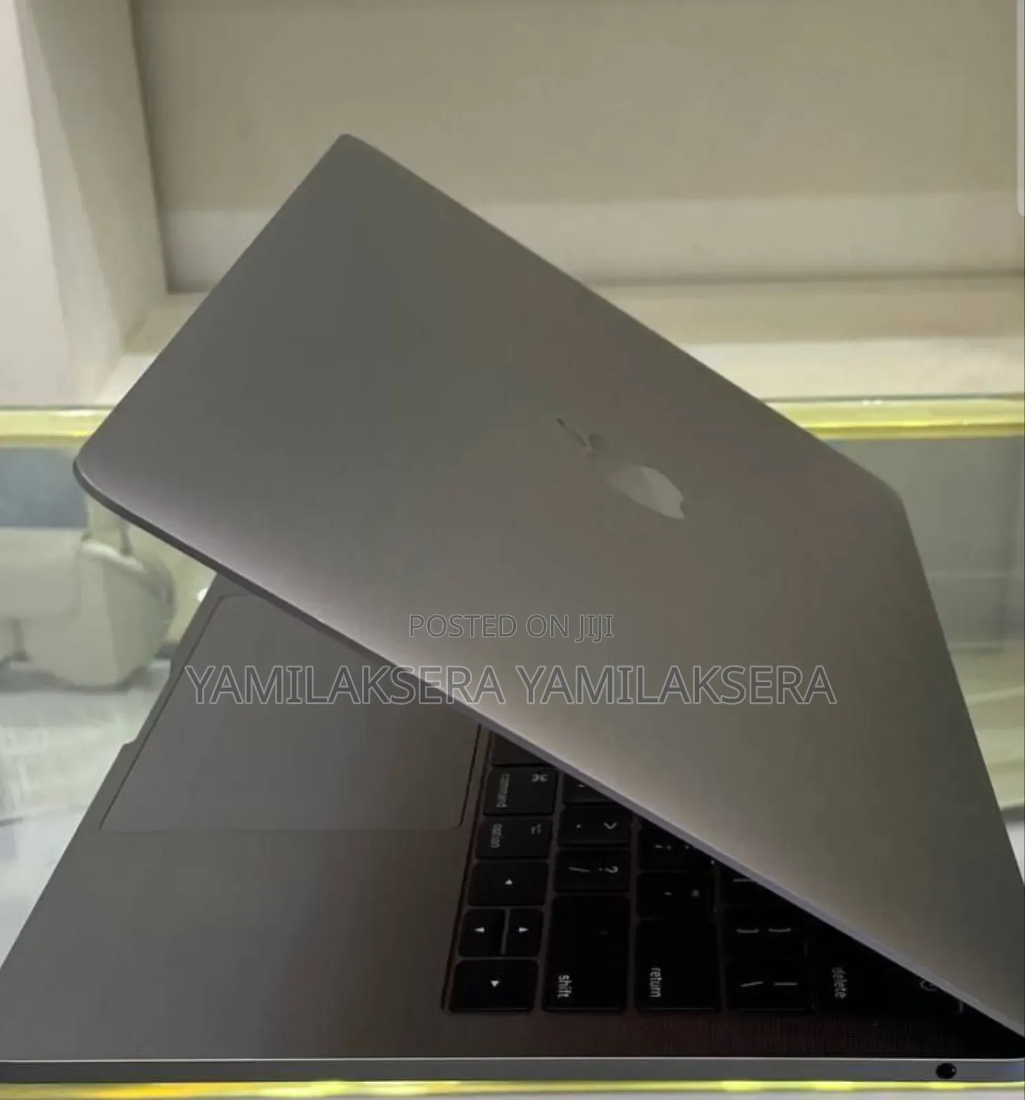 New Laptop Apple MacBook Pro 2017 16GB Intel Core I7 SSD 512GB