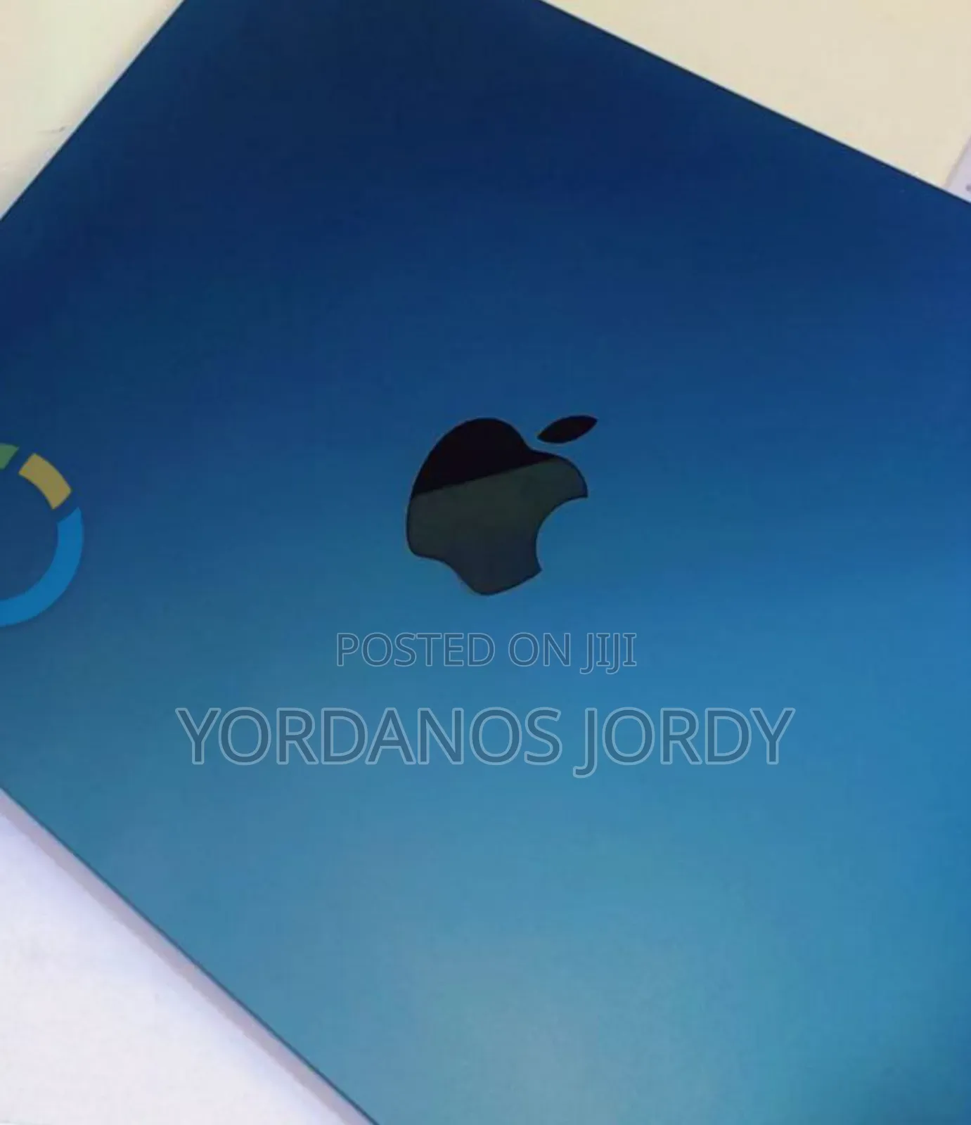 New Laptop Apple MacBook Air 2022 M2 8GB Apple M2 SSD 256GB