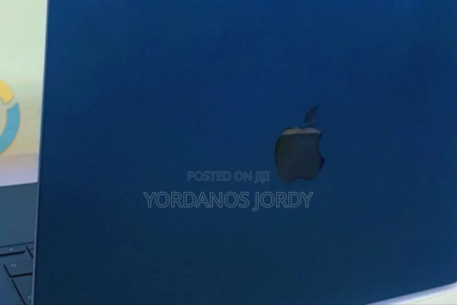 New Laptop Apple MacBook Air 2022 M2 8GB Apple M2 SSD 256GB