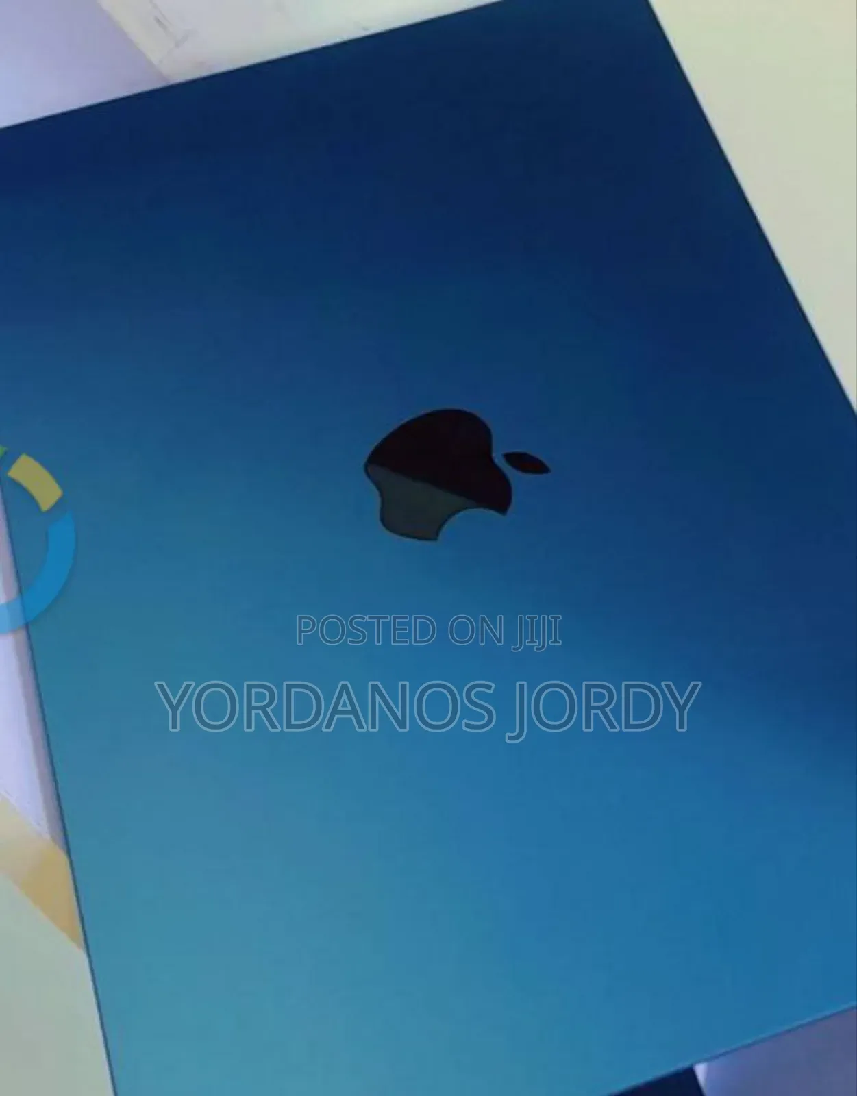 New Laptop Apple MacBook Air 2022 M2 8GB Apple M2 SSD 256GB