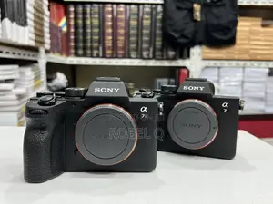 Photo - Sony Alpha 7 Iv Body (Full Frame)