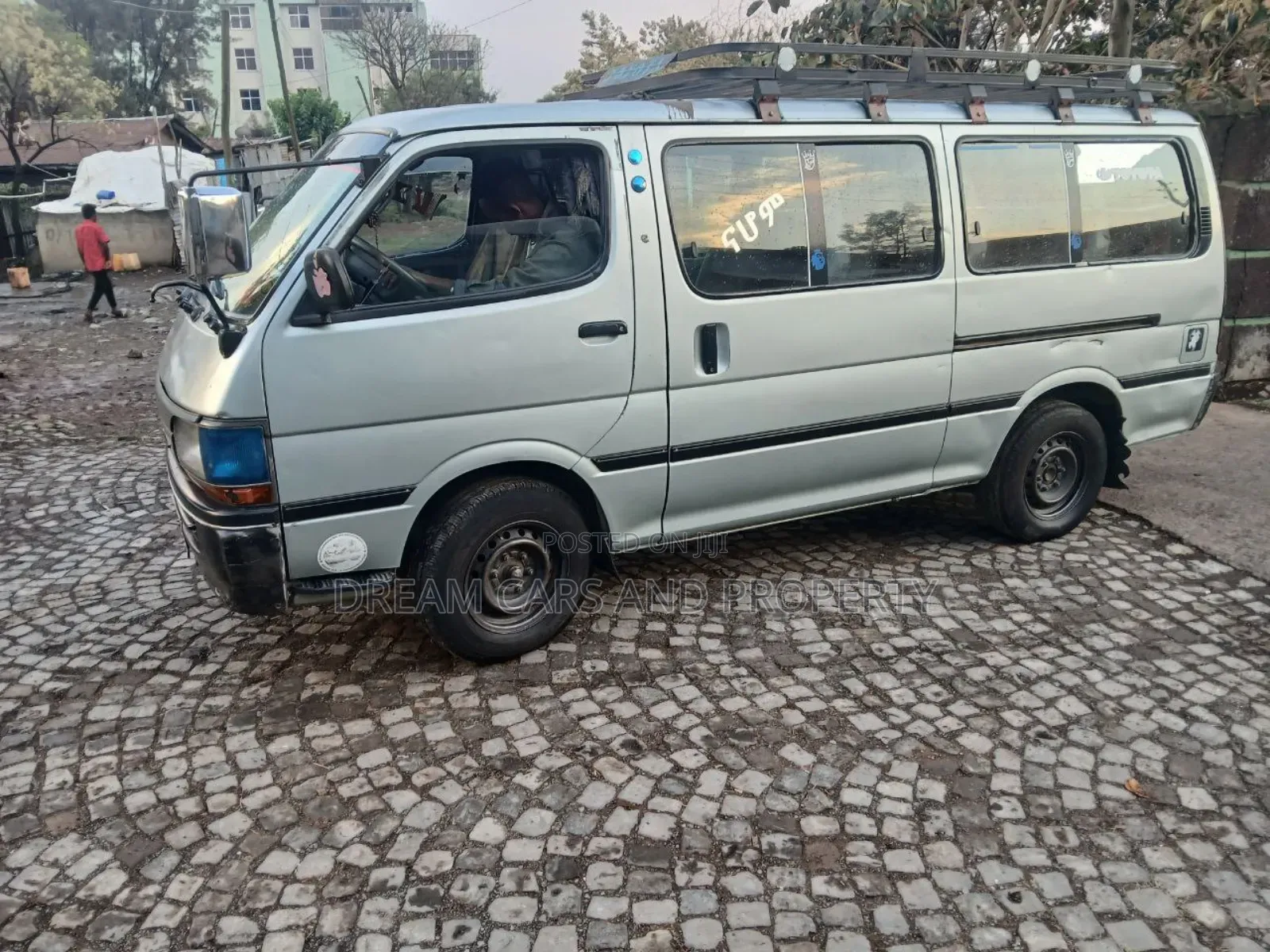 Toyota HiAce 2003 Silver