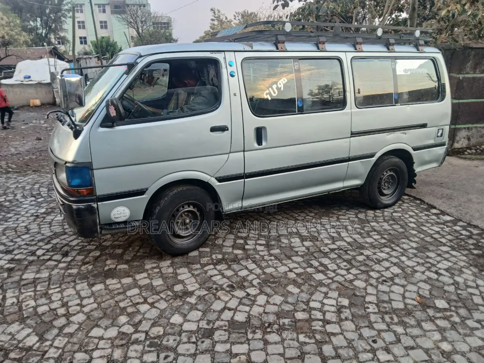 Toyota HiAce 2003 Silver