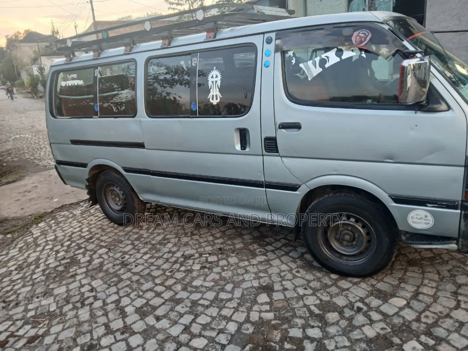Toyota HiAce 2003 Silver