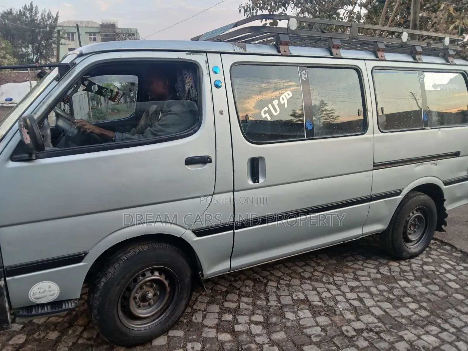 Toyota HiAce 2003 Silver