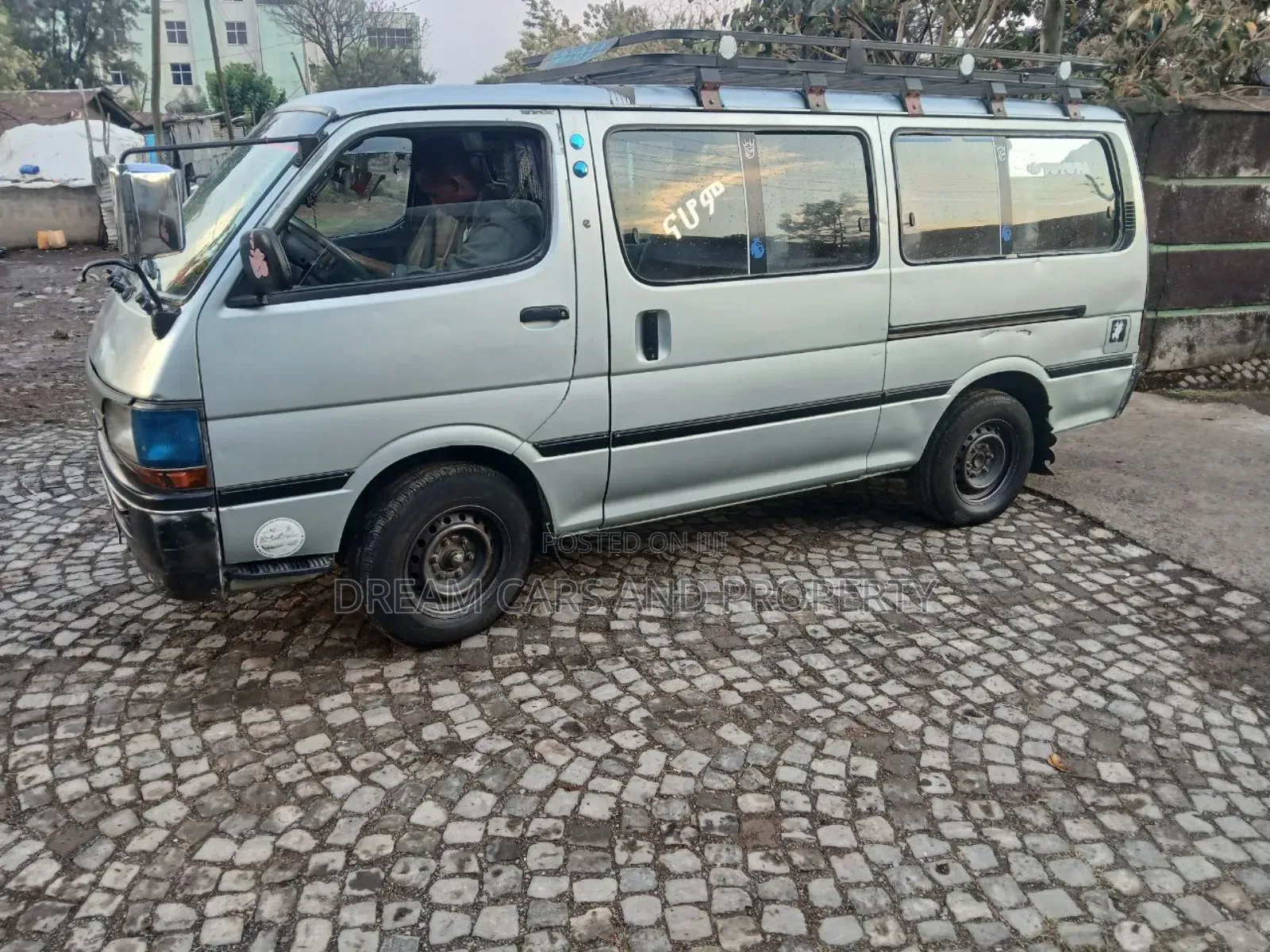 Toyota HiAce 2003 Silver