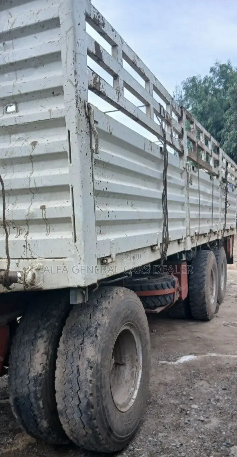 2012 Iveco ኦባማ ከነተሳቢው 4.8 ሾልቶ ብቻ