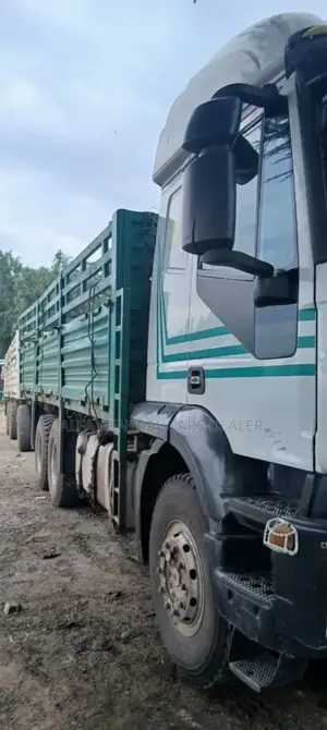 2012 Iveco ኦባማ ከነተሳቢው 4.8 ሾልቶ ብቻ