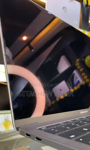 Photo - New Laptop Apple MacBook Pro 2017 8GB Intel Core I5 SSD 128GB