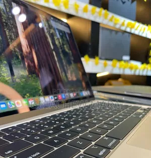 Photo - New Laptop Apple MacBook Air 16GB Intel SSD 512GB