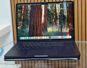 New Laptop Apple MacBook Air 2025 M4 13-Inch 16GB Apple M4 SSD 256GB
