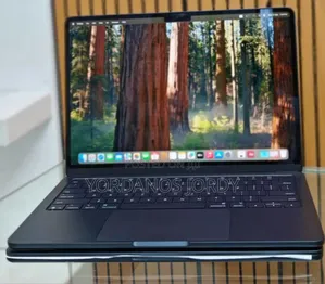 New Laptop Apple MacBook Air 2024 M3 13-Inch 16GB Apple M3 SSD 256GB