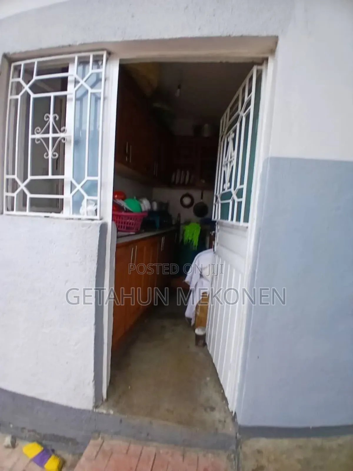 አስቸኩአዪ የሚሸጥ 75 ካሬ
ወሰን ከዋና አስፓልት ግልባጭ
ሳሎን 1
መኝታ 2
መታጠቢያ 1
ሰርቪስ 2