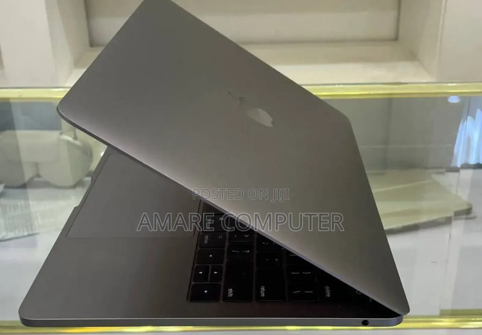 New Laptop Apple MacBook Pro 2017 16GB Intel Core I7 SSD 512GB