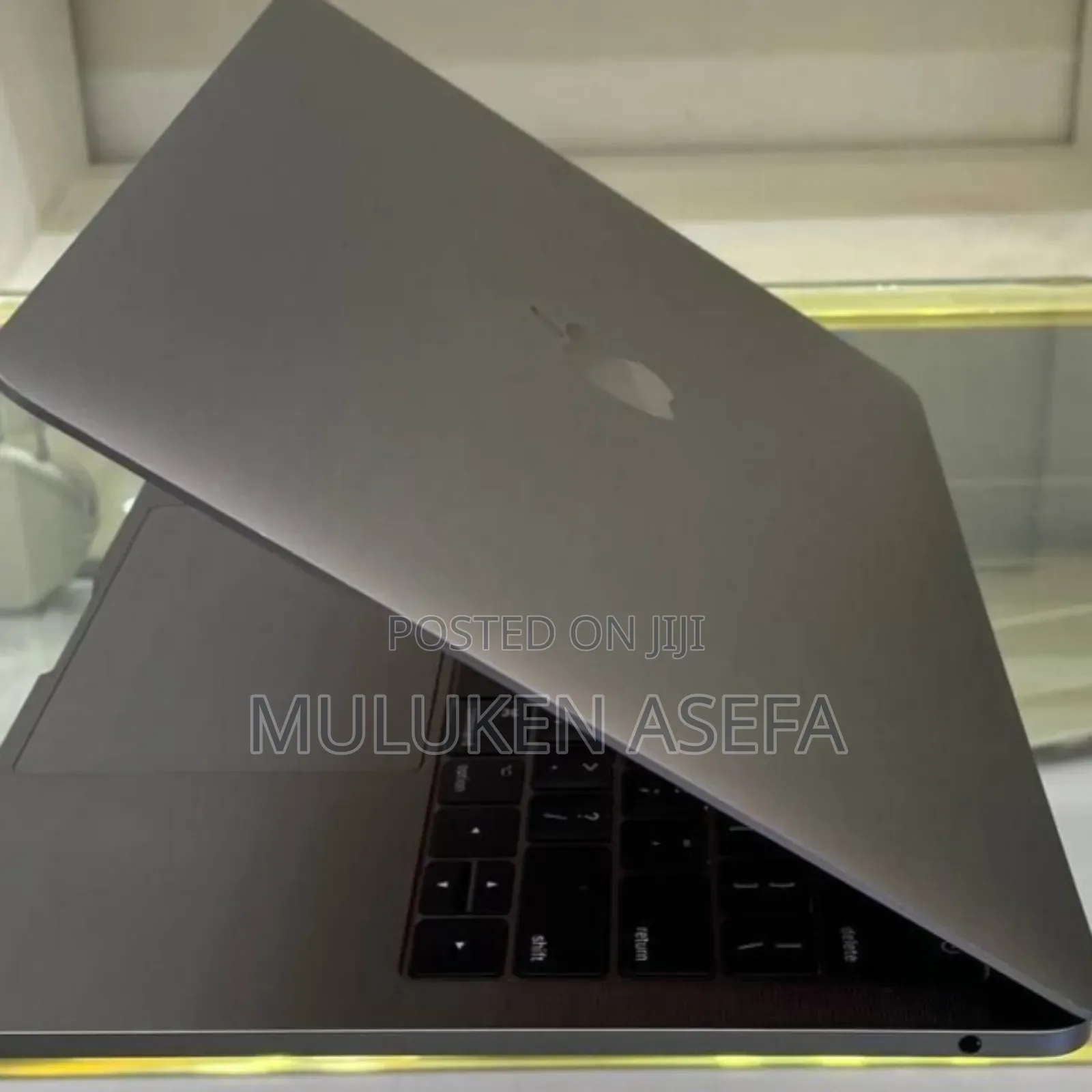 New Laptop Apple MacBook Pro 2017 16GB Intel Core I7 SSD 512GB