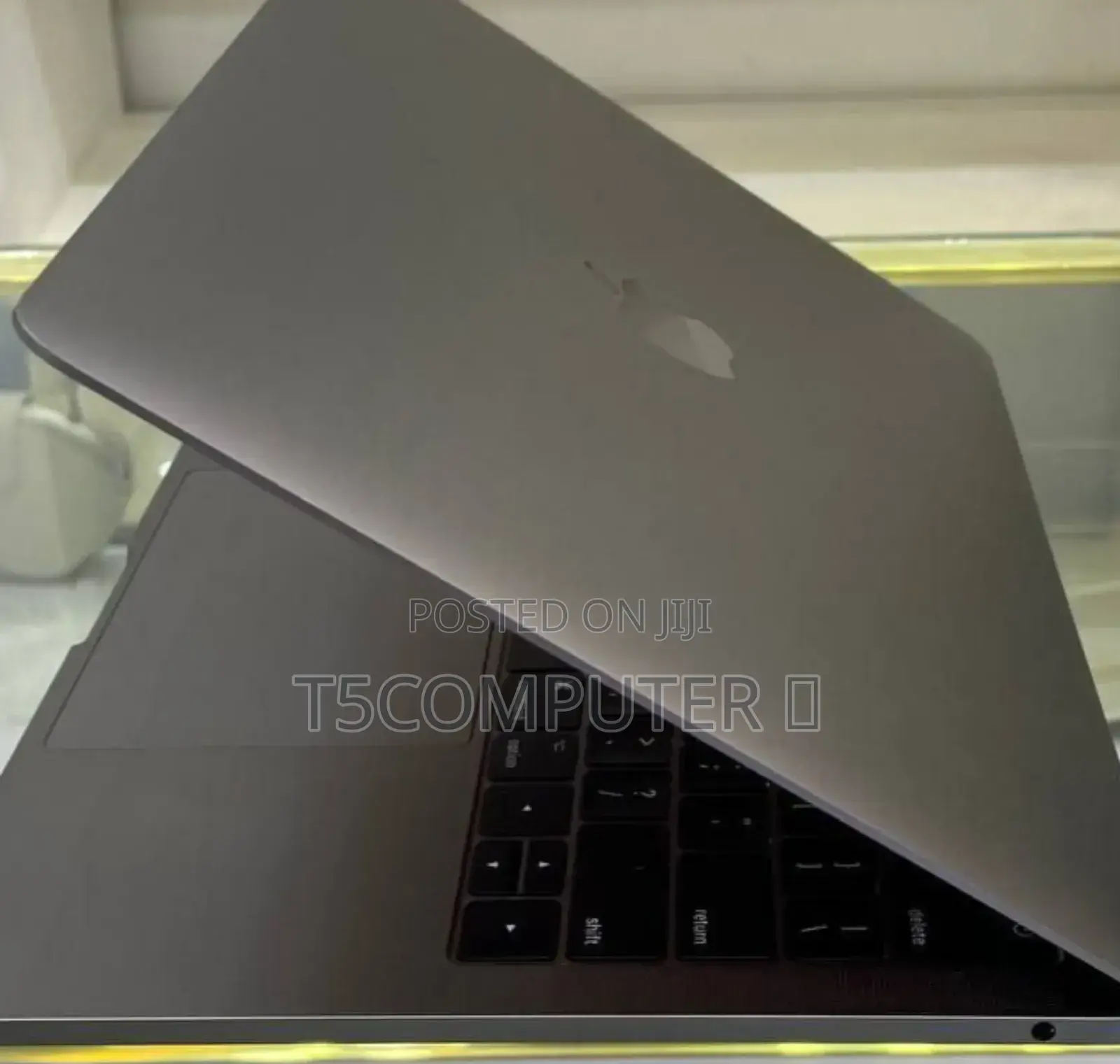 New Laptop Apple MacBook Pro 2017 16GB Intel Core I5 SSD 512GB