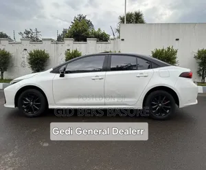 Toyota Corolla 2022 White