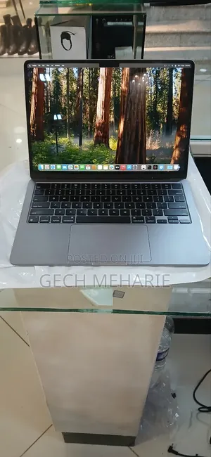 New Laptop Apple MacBook Air 2022 M2 8GB Apple M2 SSD 256GB