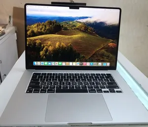 Photo - New Laptop Apple MacBook Air 2022 M2 8GB AMD A10 SSD 256GB
