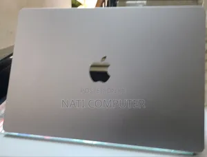 New Laptop Apple MacBook Air 2022 M2 8GB AMD A10 SSD 256GB