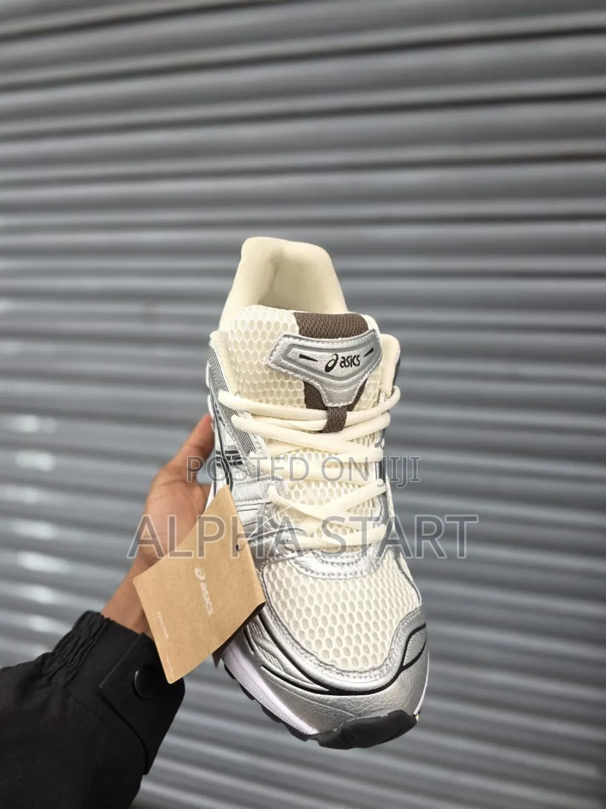 Asics Premium Quality 
Smooth Sneakers
New Arrival 