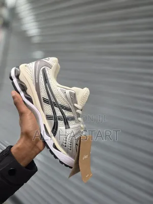 Asics Premium Quality 
Smooth Sneakers
New Arrival 