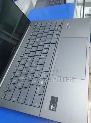 New Laptop Asus ZenBook 13 UX331UN 16GB AMD Ryzen 7 SSD 1T