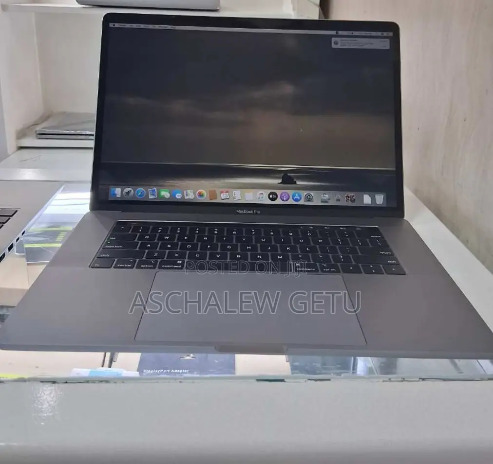 New Laptop Apple MacBook Pro 2019 32GB Intel Core I9 SSD 512GB