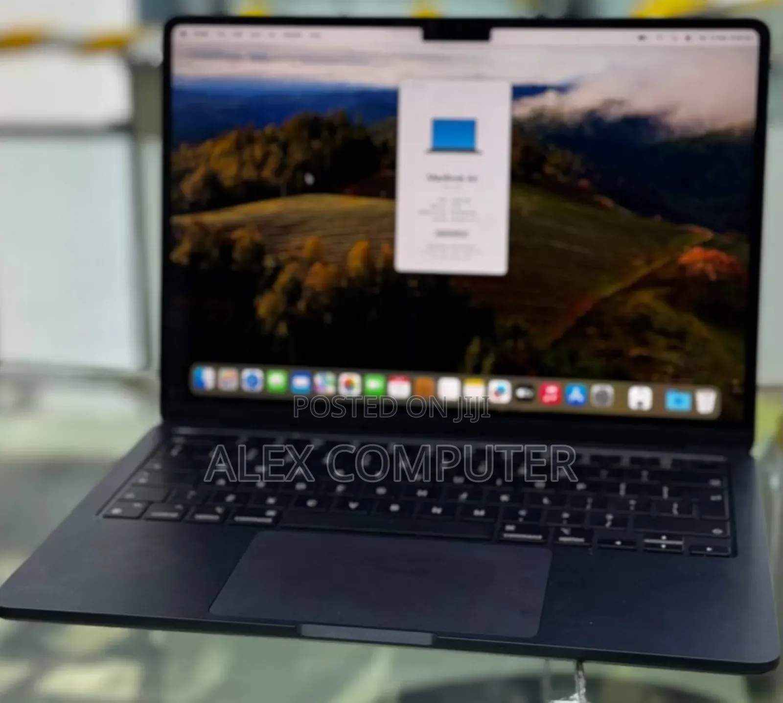 New Laptop Apple MacBook Air 2022 M2 8GB Apple M2 SSD 256GB