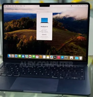 New Laptop Apple MacBook Air 2022 M2 8GB Apple M2 SSD 256GB