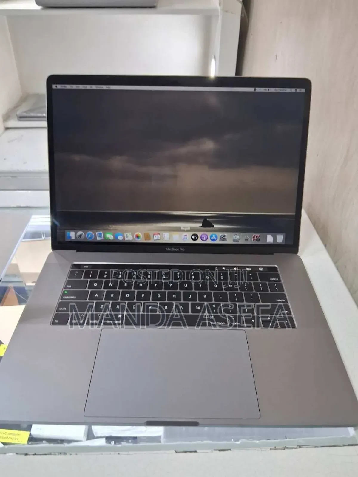 New Laptop Apple MacBook Pro 2019 32GB Intel Core I9 SSD 512GB