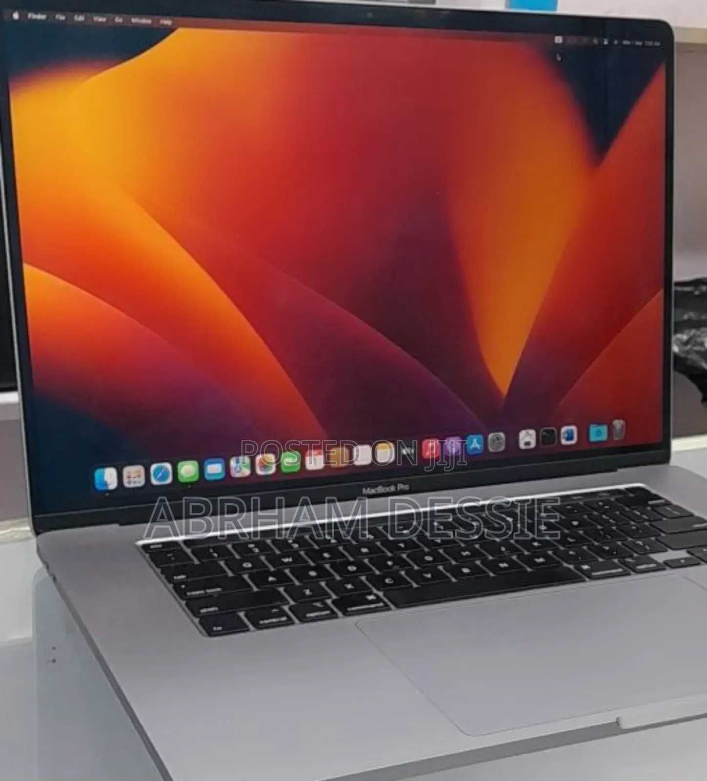 New Laptop Apple MacBook Pro 2019 16GB Intel Core I7 SSD 512GB