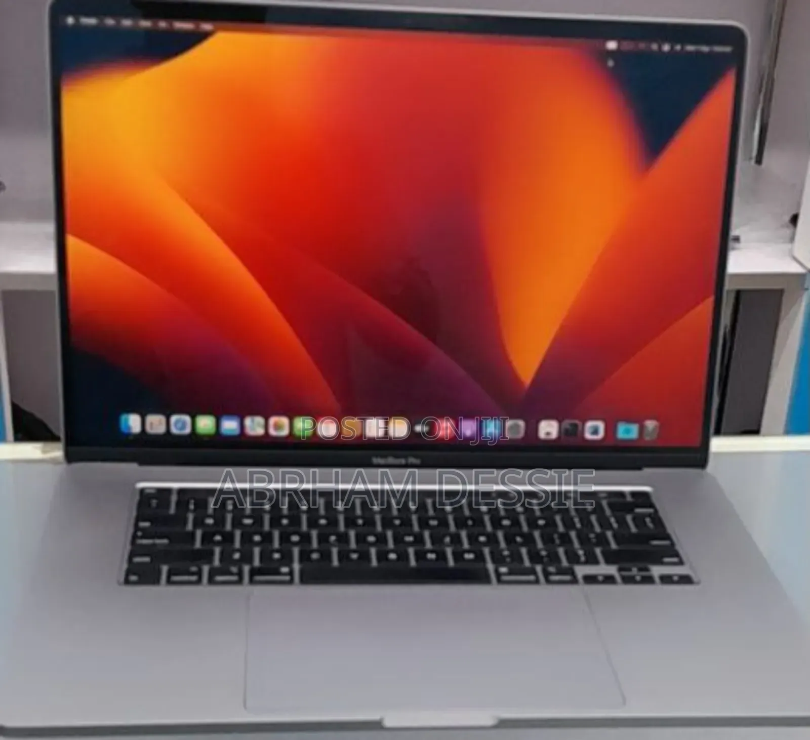 New Laptop Apple MacBook Pro 2019 16GB Intel Core I7 SSD 512GB