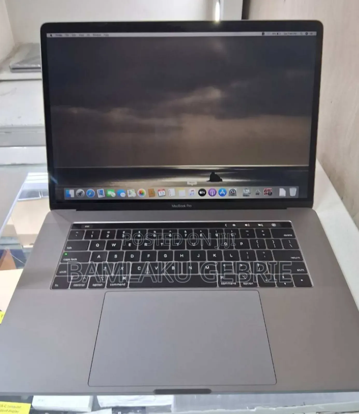 New Laptop Apple MacBook Pro 2019 32GB Intel Core I9 SSD 512GB